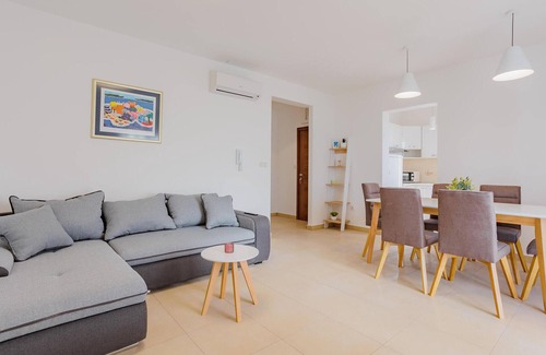 Sevid House | Awesome home in Sevid with WiFi