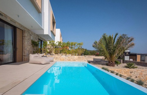 Kraj House | Awesome home in Tkon-Ugrinic