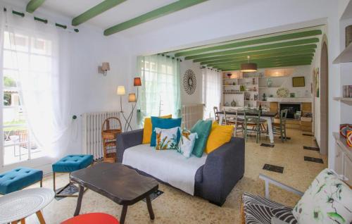 Tulette House | Awesome Home In Tulette With Wifi