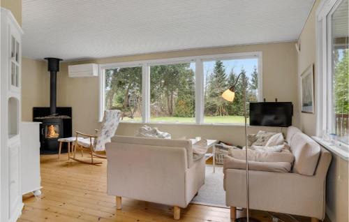 Bøtø By House | Awesome Home In Væggerløse With Kitchen