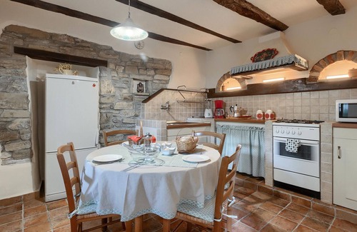 Krsan House | Awesome home in Zatka
