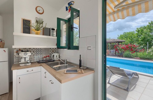 Krsan House | Awesome home in Zatka