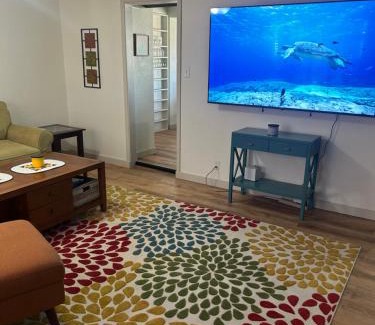 Beverly Green House | Awesome Las Vegas 4 Bdrm 2 Bath home off Strip