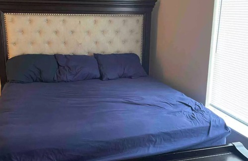 Macomb House | Awesome location Peaceful