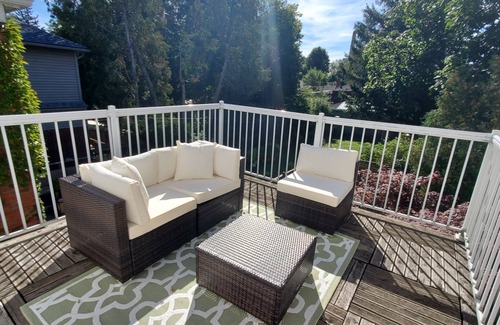 Sherwood Park House | Awesome Midtown House With Hot Tub