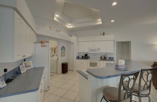 Englewood East Villa | Awesome Retreat
