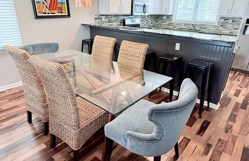 South End House | Awesome SINGLE FAMILY HOUSE- 6 HOUSES FROM BEACH-Quiet southern end
