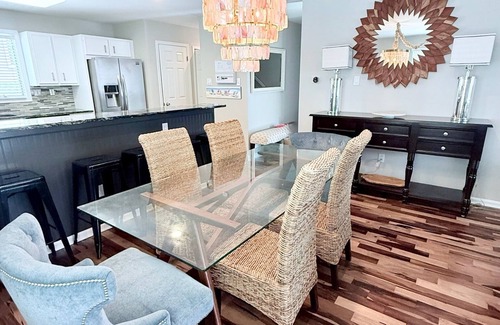 South End House | Awesome SINGLE FAMILY HOUSE- 6 HOUSES FROM BEACH-Quiet southern end