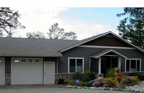 Camano Island House | Awesome sunsets, firepit, hot tub, big fenced lawn, crab boat, crab pots, buoy!