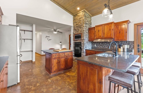 Logan Cabin | Awesome views, Pond and Private Golf Course!