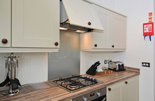 Cheddar Ski Chalet | Axbridge Lodge Premier