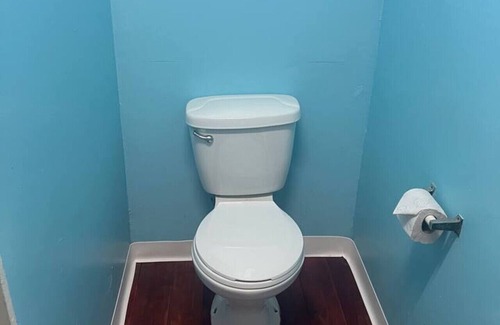 Caye Caulker Hotel | Axios Caye Caulker Family Bungalow Kitchen & AC
