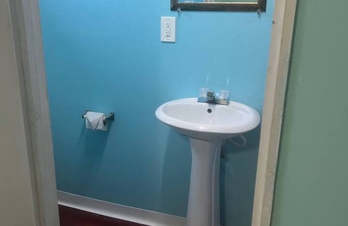 Caye Caulker Hotel | Axios Caye Caulker Family Bungalow Kitchen & AC