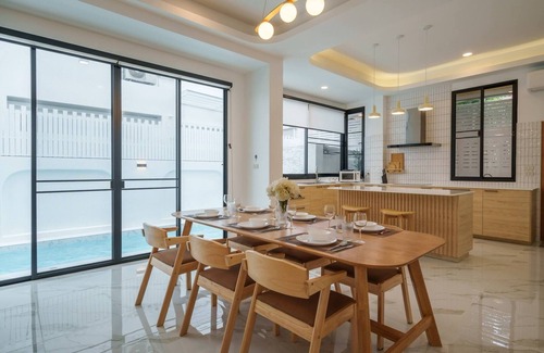 Khlong Tan Nuea Villa | Ayas Retreat - Muji Ekkamai Pool Villa With 4 Bedrooms