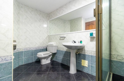 Barrios Unidos Hotel | Ayenda Normandy