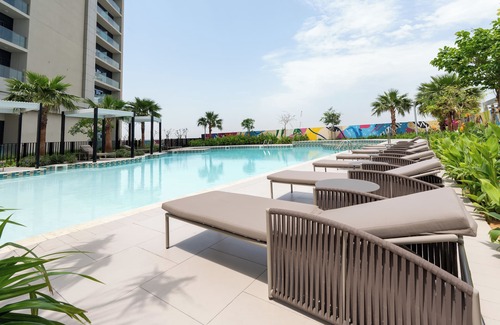 Sheikh Zayed Road Apartment | Aykon Stay by KeyRock - Chic & Comfort