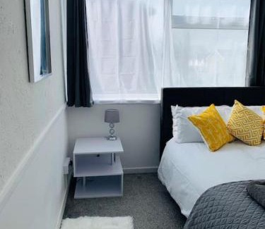 Aylesbury Apartment | Aylesbury Apartment for Contractors and Holidays - FREE Parking for cars and vans