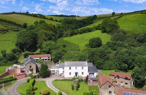 Combe Martin Cottage | Aylesbury Cottage Sleeps 2