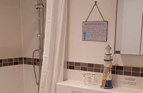 Aylesbury House | Aylesbury Lovely Double and Single Room