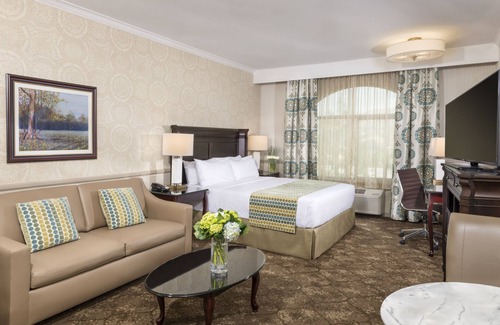 Yorba Linda Hotel | Ayres Suites Yorba Linda