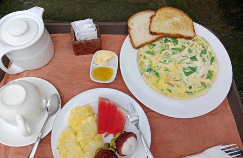 Melayang Bed & Breakfast | Ayuna Cottages