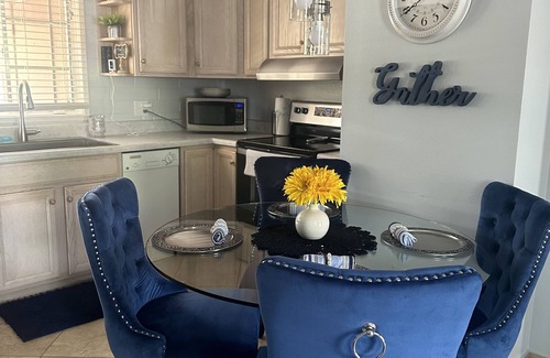 Haven Green Valley East Villa | ~AZ~1BR & pullout, Very Nice, Newly Renovated, with washer, dryer, & dishwasher.
