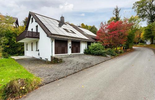 Assinghausen House | Azalea