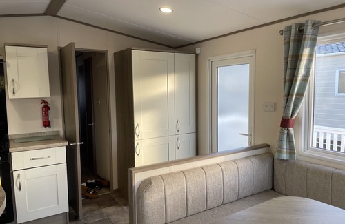 Hamworthy House | Azalea lovely dog free caravan on Rockley Park, Poole