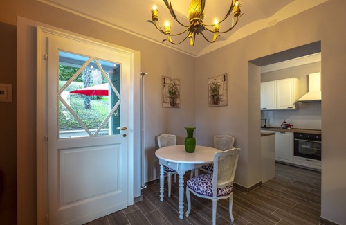 Belgirate Apartment | AZALEA of MAGNOLIA Gardens