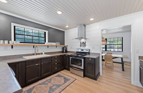 Cantonment House | Azalea Pines | Secluded Retreat + Pool!