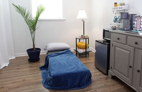Fredericksburg Apartment | Azalea Place, Guest suite with private entrance, close to shopping & site seeing