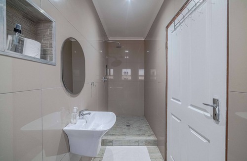 Swellendam House | Azaria Guesthouse