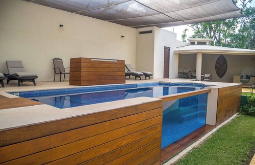 Alfredo V. Bonfil Villa | Azcapri Villa Boutique & Spa #8 Squid -4 Double Beds-