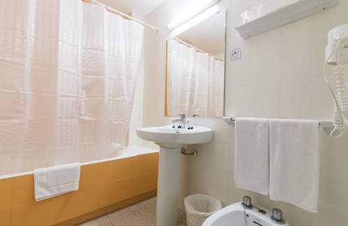 San Antonio Bay Hotel | azuLine Hoteles Mar Amantis & Mar Amantis II