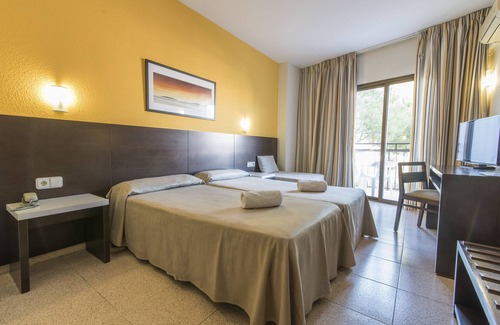 San Antonio Bay Hotel | azuLine Hoteles Mar Amantis & Mar Amantis II