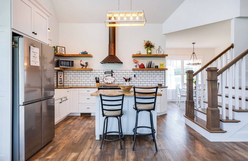 Wellsboro House | Azur Hillside Haven: A Perfect Wellsboro Getaway!