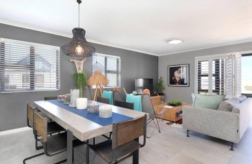 Big Bay Apartment | Azure 220 Stylish APT - battery for load shedding
