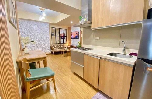 Paranaque Apartment | Azure Beach Club Paris Hilton