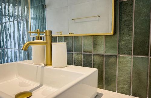 Pinnacle Point House | Azure Escape