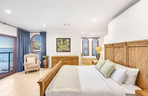Paradise Point House | Azure Majesty Luxe Waterfront Mansion Redefined