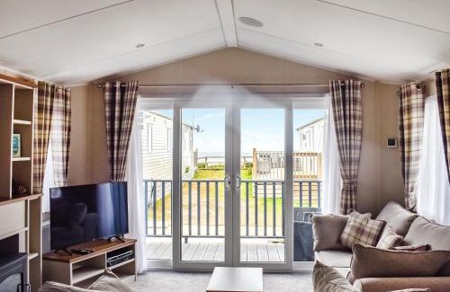 Corton House | Azure View