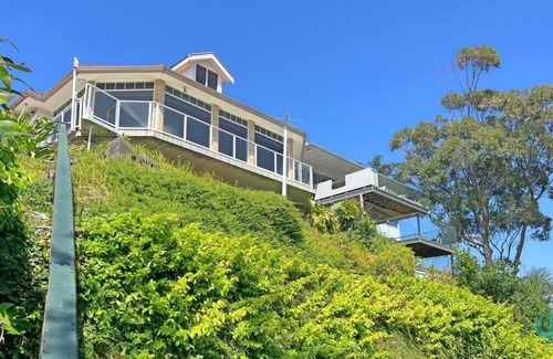 Belmont House | Azure Vista - waterfront, stunning views