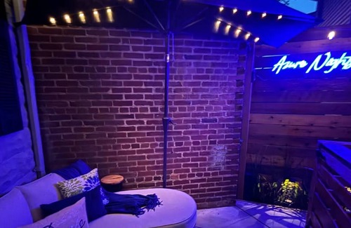 Woodridge Condo | #AzureNights - Posh 1 BR suite with patio oasis