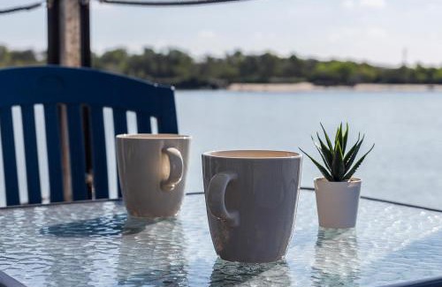El Puerto de Santa Maria Boat Rental | Azvalia Luxury Casa Barco New York and Texas-Unique Houseboat Experience