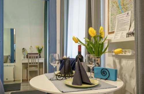 Castle Hill Apartment | Bárka Home in downtown Buda