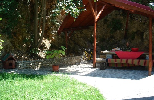 Rasnov Bed & Breakfast | B&B 3 stars, 13 rooms, clean, max 28 persons, nearby Dino Park.