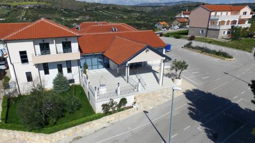 Donje Polje Bed & Breakfast | B&B Ave Maria