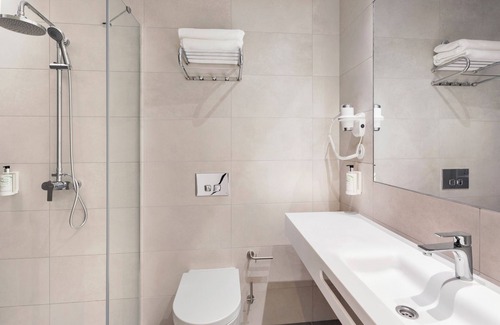 Paco De Arcos Hotel | B&B Hotel Lisboa Oeiras