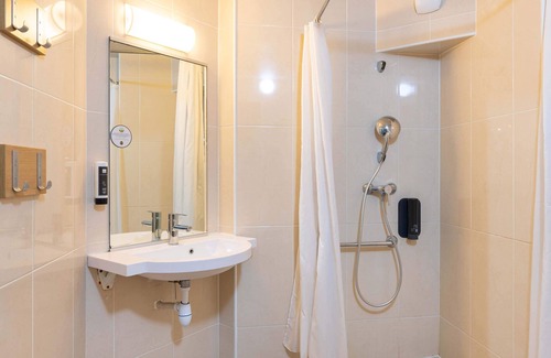 Saint-Bonnet-de-Mure Hotel | B&B HOTEL LYON St Bonnet Mi-Plaine
