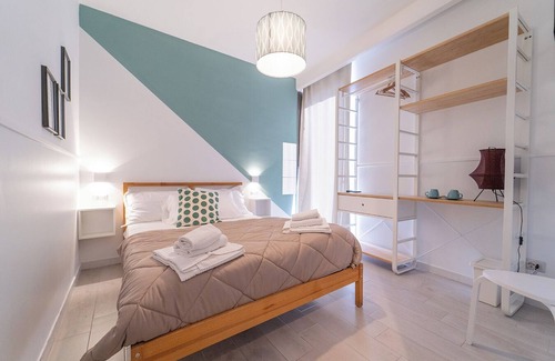 Montecalvario House | B&B Le 4 Stagioni Dante's Suites